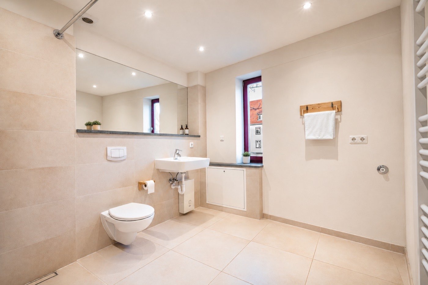 Modernes Badezimmer